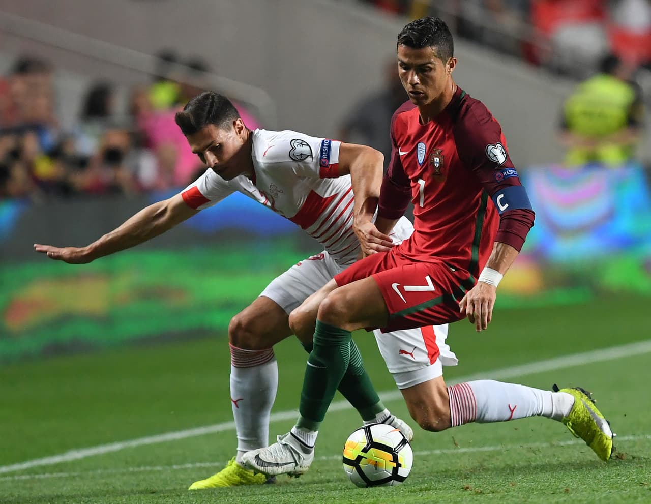 En ataque, Cristiano Ronaldo era el más temido. CR7 era seguido por todos y los espacios se los hacían más pequeños.