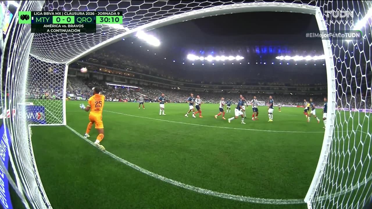 ¡TIRO ATAJADO! disparo por Sergio Canales.