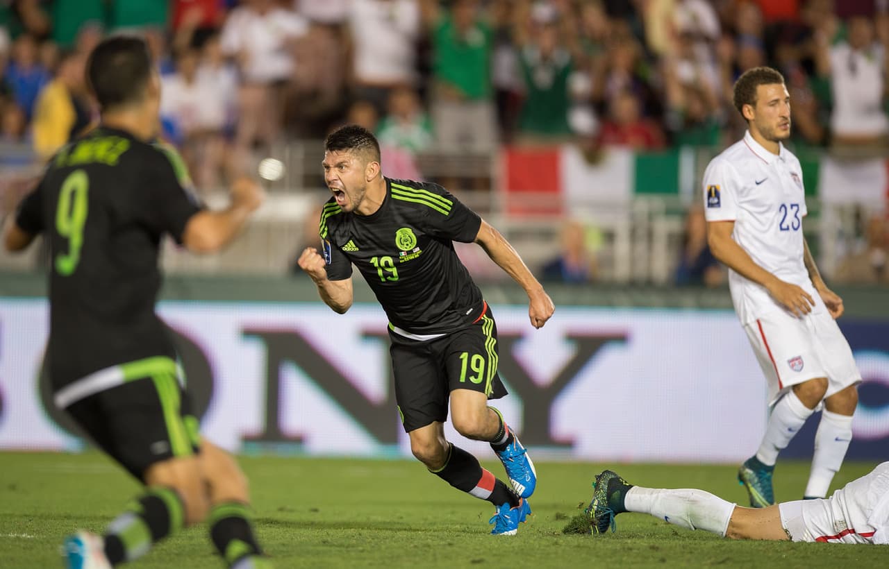 Con Jesús 'Tecatico' Corona en lugar de 'Chicharito', la ofensiva mexicana aumentó y al minuto 8 del primer tiempo extra Oribe Peralta puso el 2-1 para México.