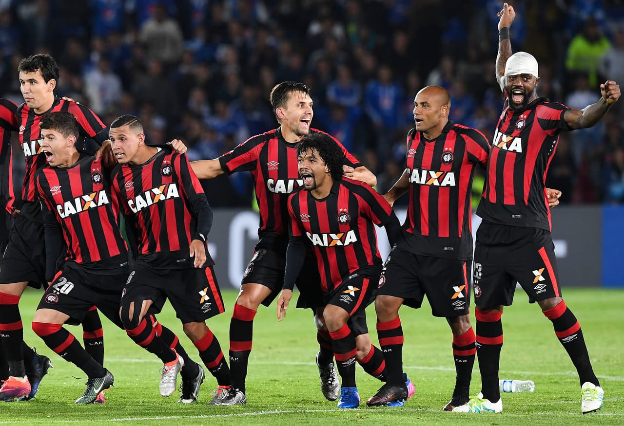Atlético Paranaense de Brasil superó por penales (1-1 global) a Millonarios de Colombia y ahora enfrentará al Deportivo Capiatá de Paraguay.