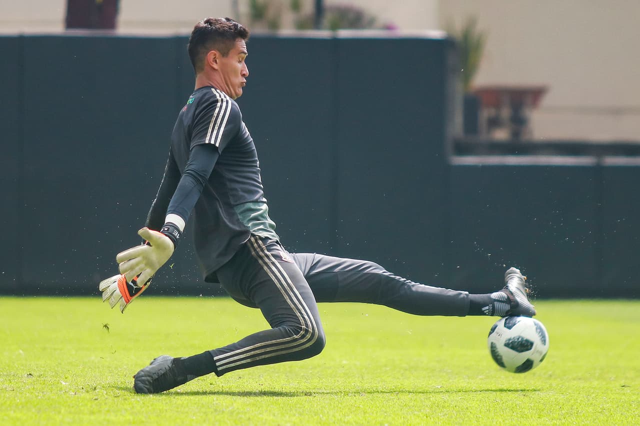 <b>Debutantes en buen momento:</b> de igual forma, algunos nuevos jugadores con la playera del 
<i>Tri</i> viven un excelente torneo y este partido puede ser el comienzo de una gran historia con selección.