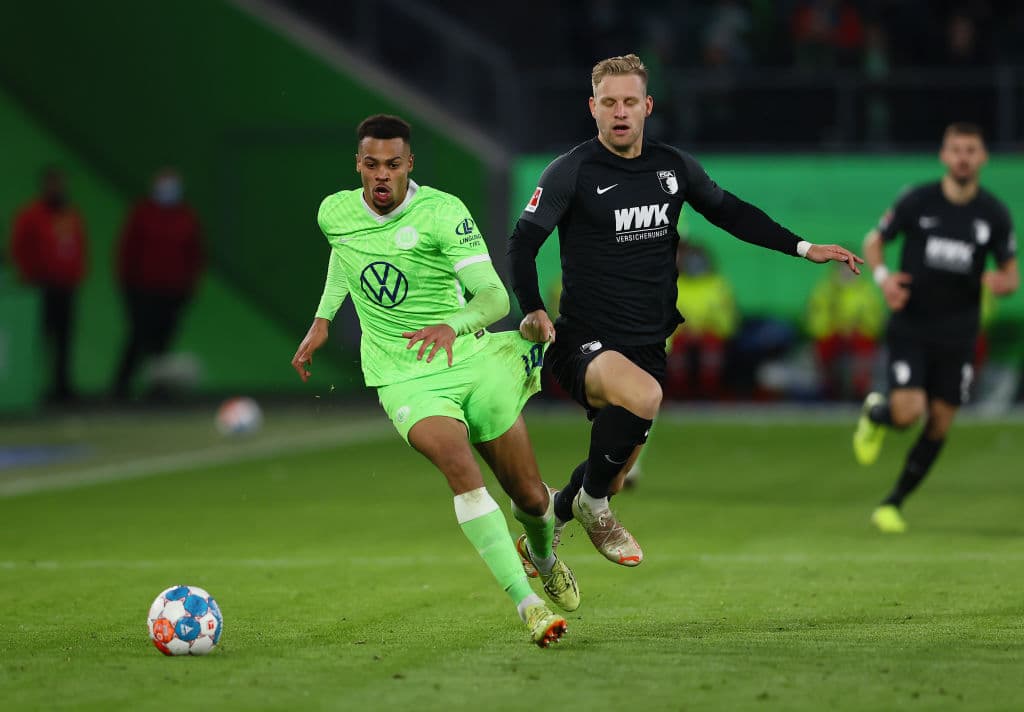 Bayern Munich le pega 2-1 al Freiburg, Stuttgar cae en casa 0-1 frente al Arminia Bielefeld, Bochum vence 2-0 al Hoffenheim y Wolfsburg le gana 1-0 frente al Augsburg.