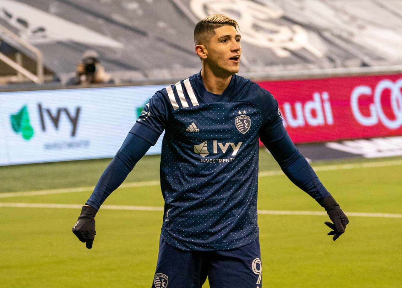 Alan Pulido podría jugar con Sporting KC ante Minnesota United