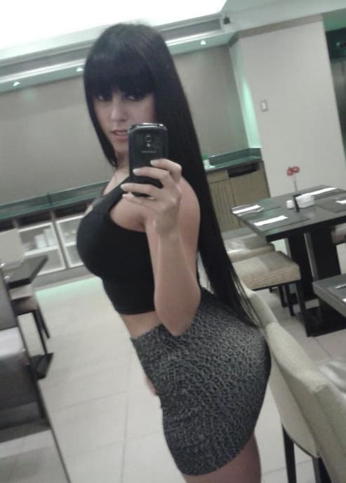 La espectacular argentina es la sensación del equipo de fútbol Estudiantes de la Plata y ha señalado que su futbolista favorito es es Sebastián Verón, jugador que ya se retiro del balompié,