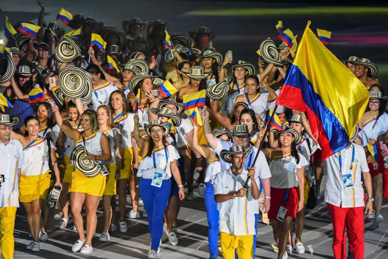 Colombia desfiló encabezada por Éider Arévalo, campeón mundial de marcha en Londres 2017.