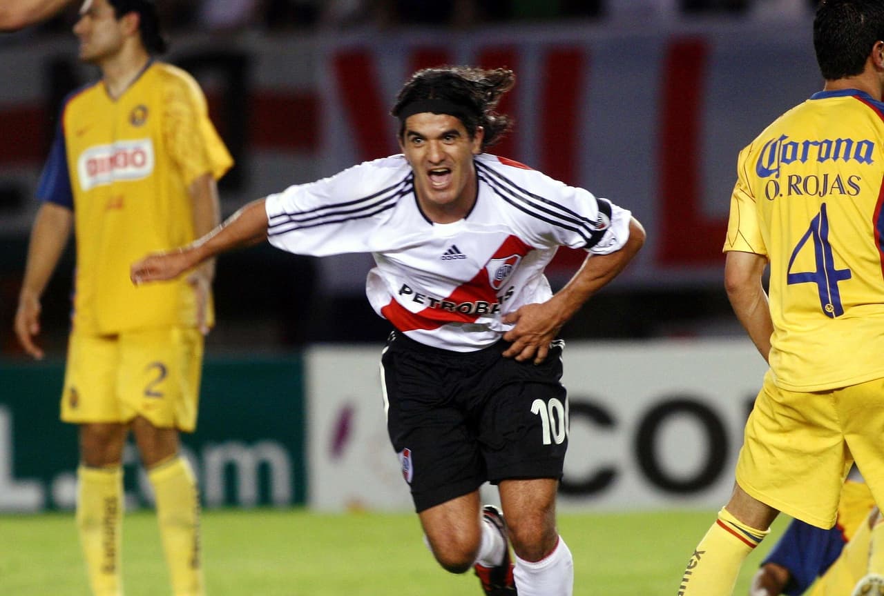 El duelo estaba caliente desde la ida en Buenos Aires, encuentro ganado por River Plate de último minuto con gol de Ariel 'Burrito' Ortega.