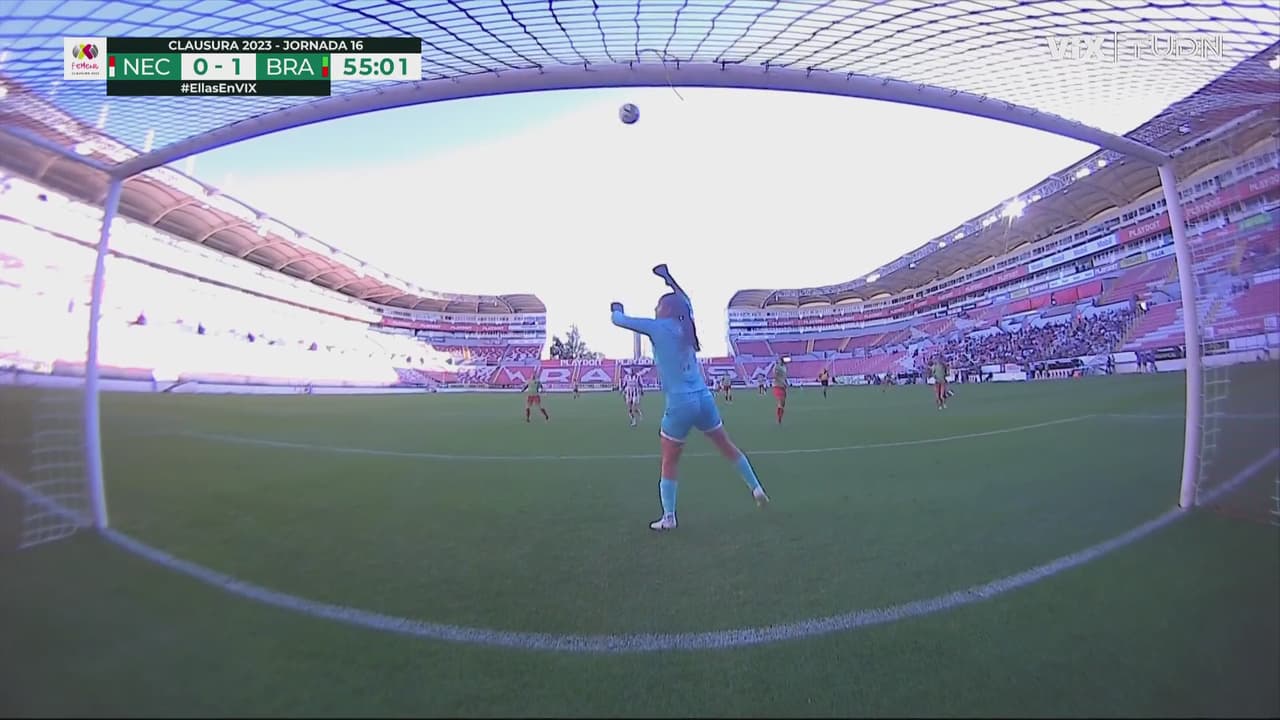 ¡Buscan su gol! Balón por arriba de la meta que desaprovecha Centellas