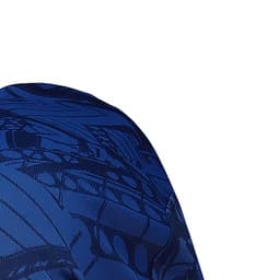 Después de que se filtrara hace unos días, este jueves el Chelsea confirmó la que será su playera titular de la próxima temporada la cual le hace honor a Stamford Bridge en su fondo con imagenes de su estructura. ¿Te gusta el nuevo jersey de los Blues?