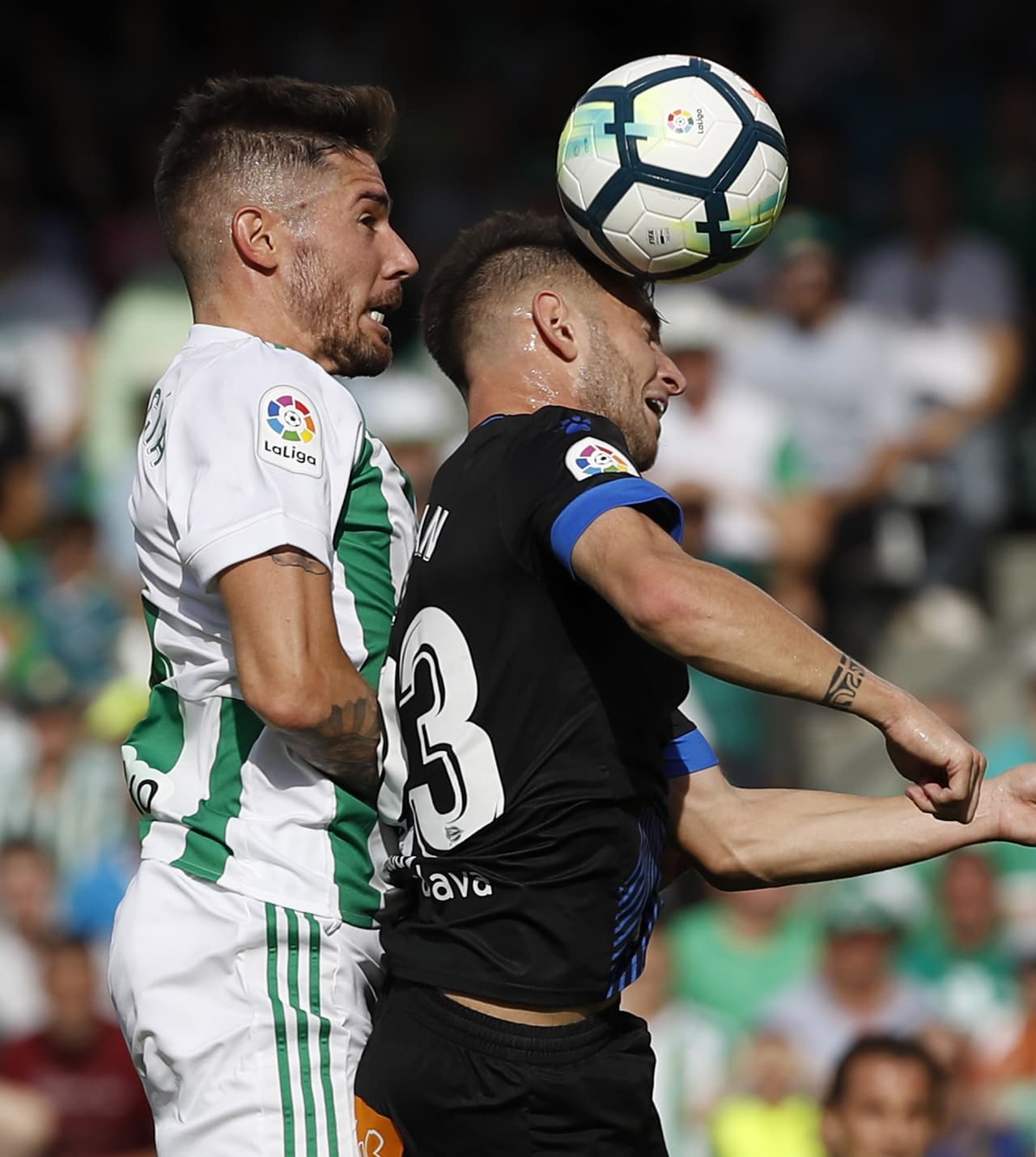 Con más orgullo propio que ideas en la cancha, Alavés intentó acercarse pero sin éxito al arco del Betis.