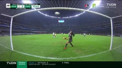 ¡La prende sabroso! Error en la salida y Espinosa pone el 1-0 con un golazo