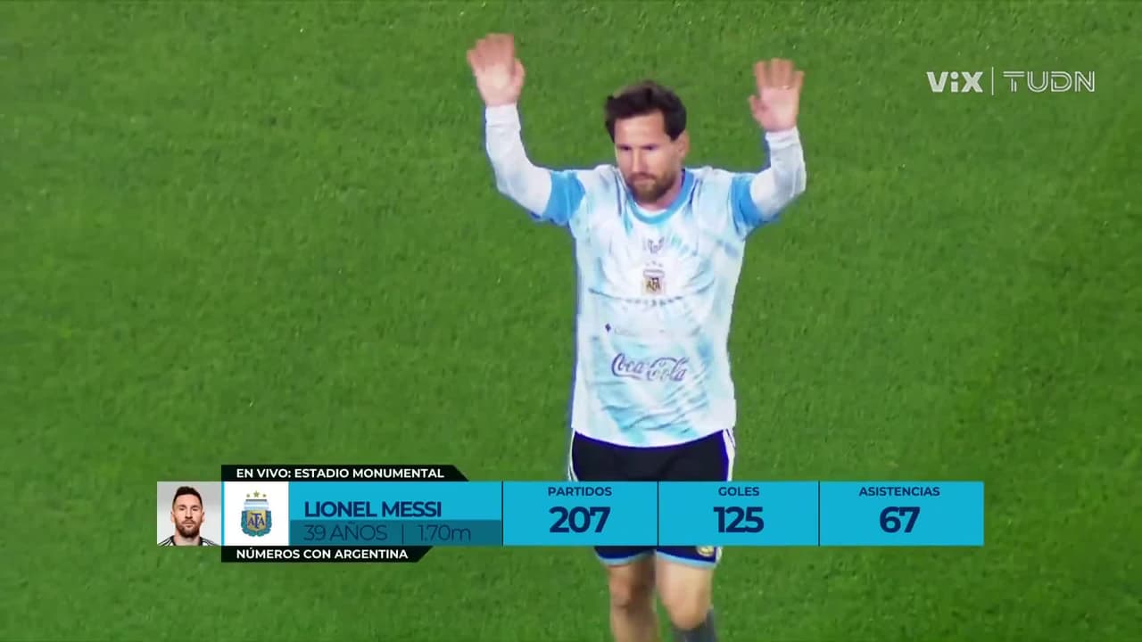 ¡Sale Messi a calentar en su último tango con Argentina!