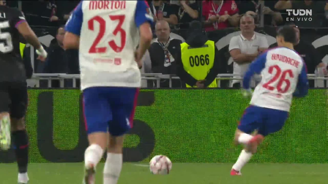¡GOL!  anota para Lyon. Pavel Sulc