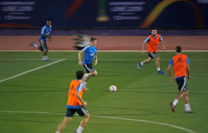 Real Madrid realizó su primera práctica en Abu Dhabi antes de la Semifinal del Mundial de Clubes contra Kashima Antlers, que eliminó a Chivas de Guadalajara y contra el que quiere evitar sorpresas.
