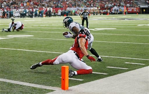 Los Eagles no pudieron alcanzar en el marcador a los Falcons y recibieron su primer descalabro de la temporada con marcador de 26-24 en Lunes por la Noche.