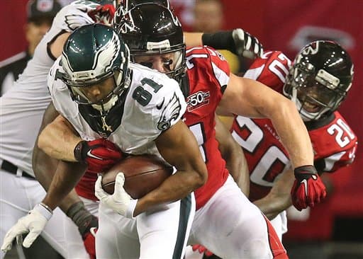 Los Eagles no pudieron alcanzar en el marcador a los Falcons y recibieron su primer descalabro de la temporada con marcador de 26-24 en Lunes por la Noche.