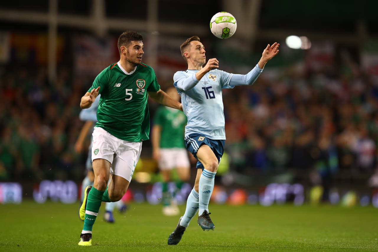 El jugador del Oxford United, de la Segunda División Inglesa, desde 2018, dijo que "fue un momento de estupidez de mi parte, del que me arrepiento mucho y del que tengo que intentar aprender".