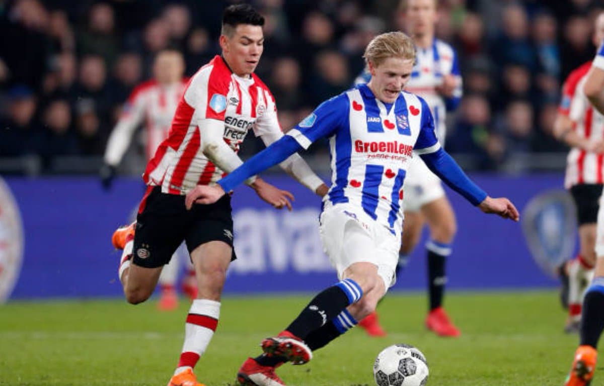 Hirving ‘Chucky’ Lozano pierde la cabeza en el empate de PSV contra Heerenveen 