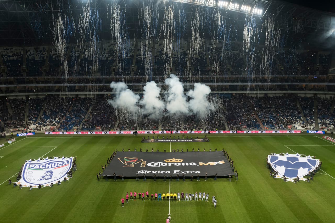 Un buen marco para el juego definitivo, pese a que las tribunas no se colmaron.