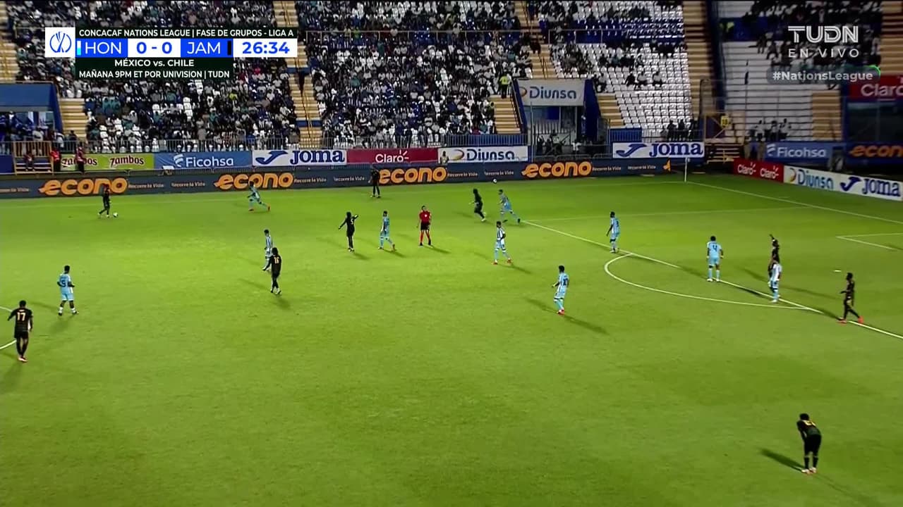 ¡GOL!  anota para Jamaica. Tyreece Campbell