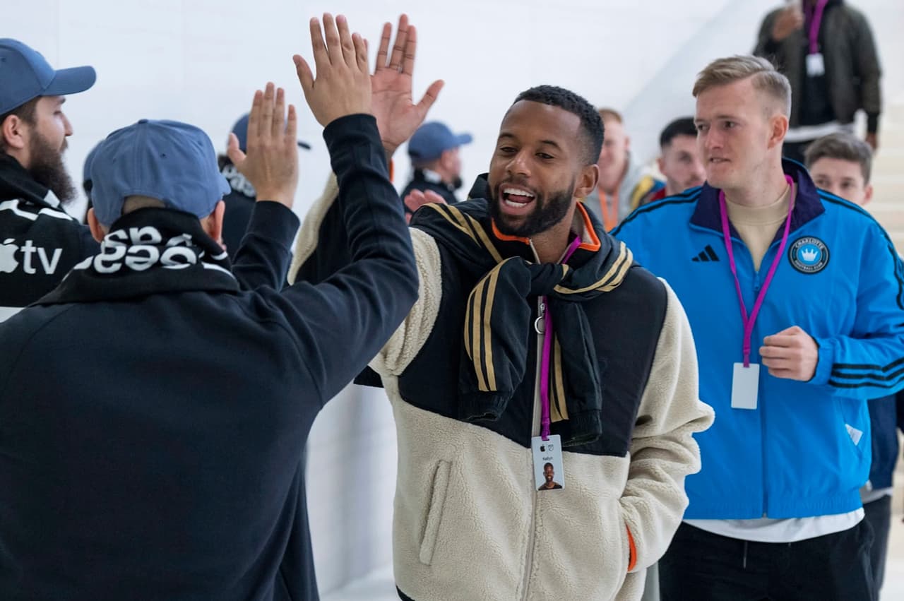 Kellyn Acosta (LAFC) y Karol Swiderski (Charlotte FC) también fueron recibidos a lo grande.