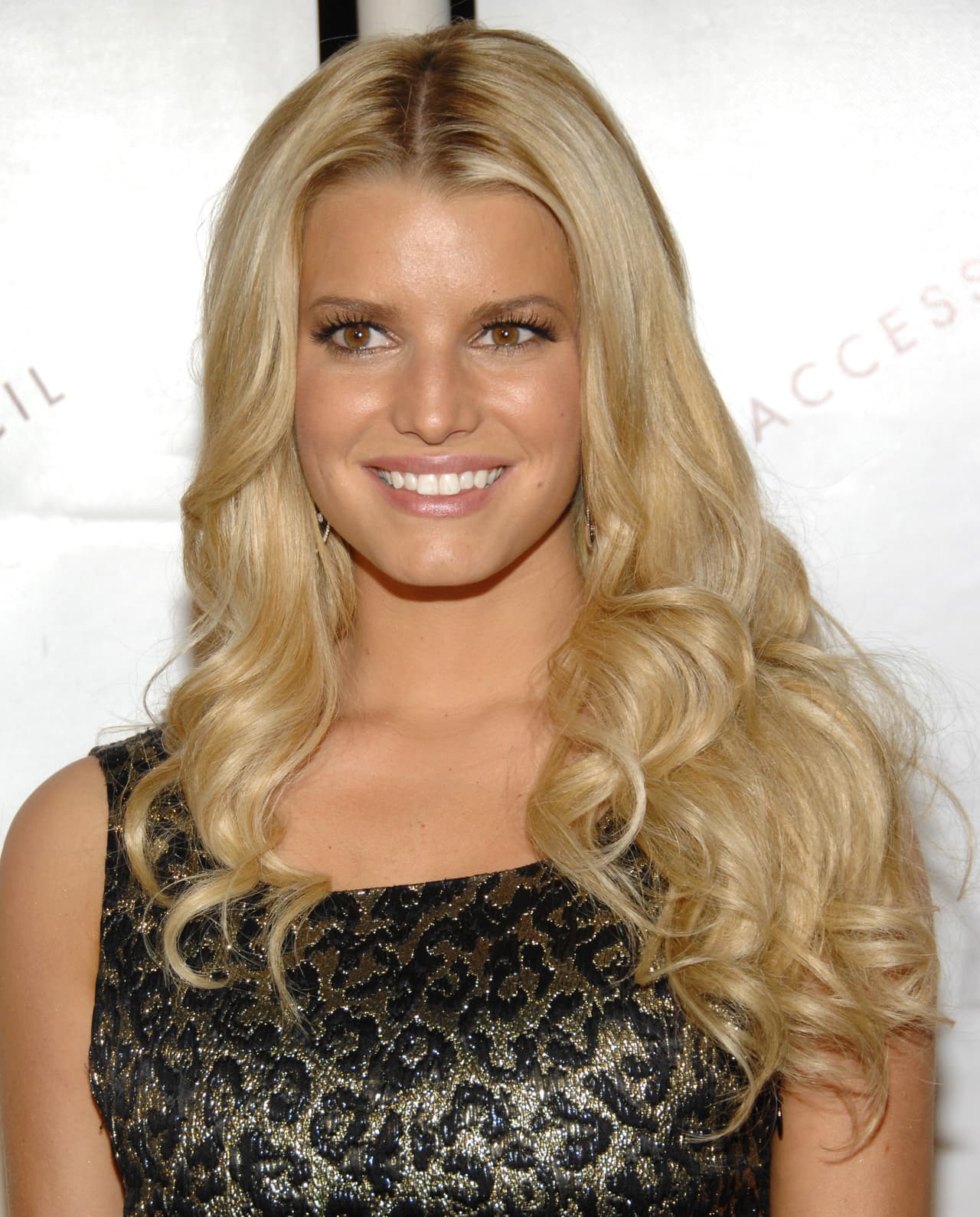 La pareja duró aproximadamente 2 años, ya que en el clumpeaños número 29 de Jessica, ella dio a conocer que ya no estaba con el mariscal de campo.