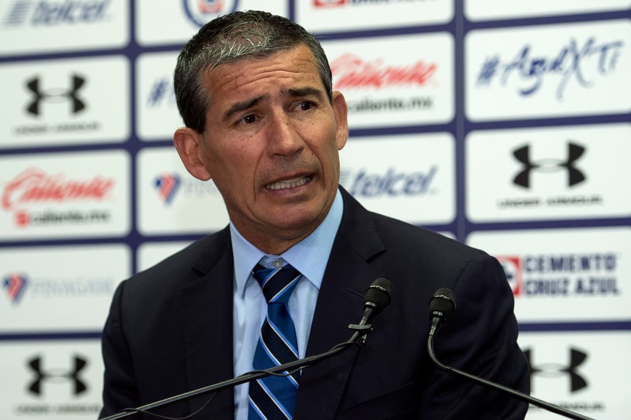 Los directivos advirtieron que después de los fichajes de Montoya y a la espera de concretar la llegada de Carlos 'Gullit' Peña, Cruz Azul no hará más contrataciones.