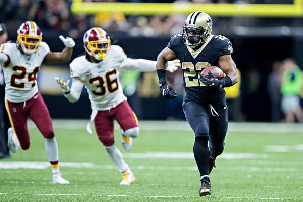 Mark Ingram fue el mejor ofensivo de su equipo. Sumó 134 yardas terrestres en 11 acarreos con una anotación además de 21 yardas por aire en 3 recepciones.