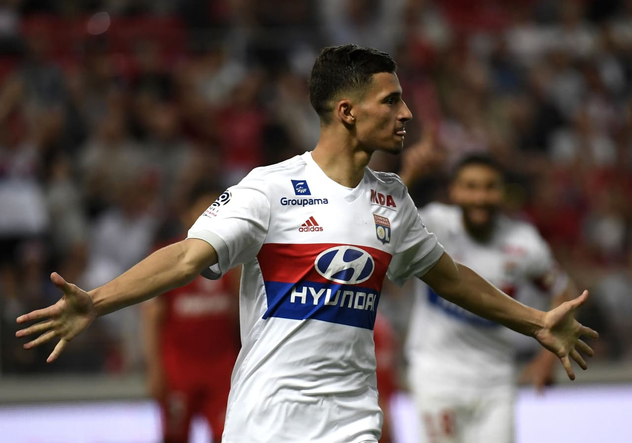 Houssem Aouar (Olympique Lyon / 20 años) - Mediocampista