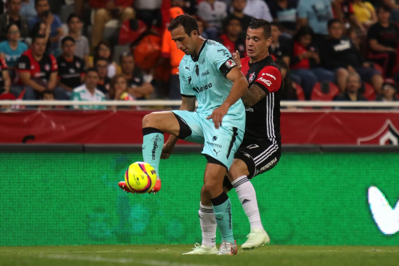 El defensor tiene 31 años y en tres más podría obtener la licencia para poder dirigir en primera división.