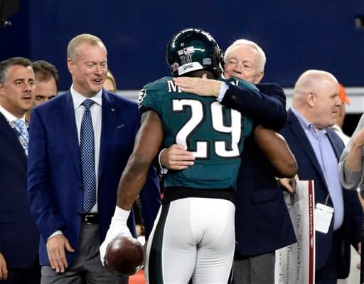 Drama en todo momento se vivió en el juego en que los Eagles derrotaron en tiempo extra a los Cowboys 33-27. Aquí las mejores tomas del duelo.