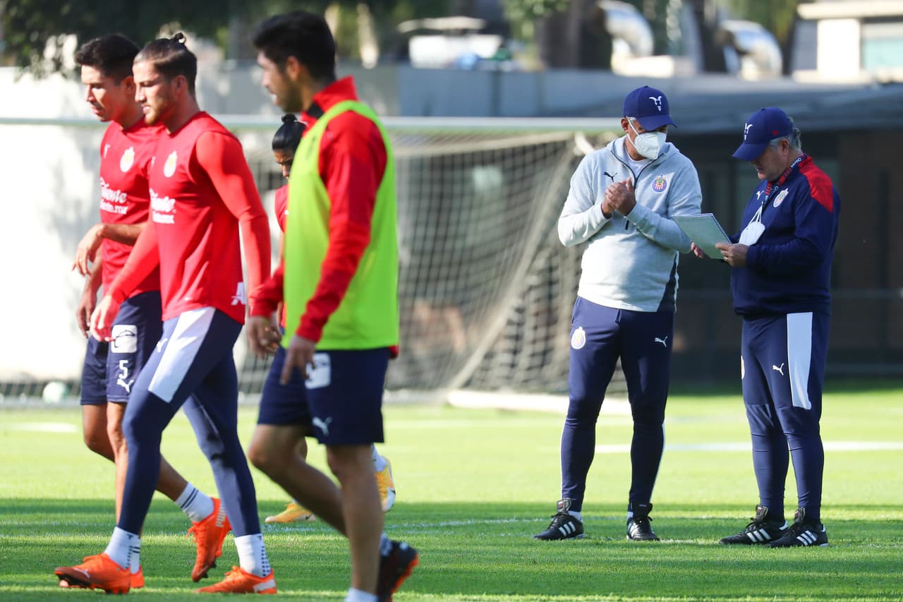 Las Chivas del Guadalajara se preparan con fuertes entrenamientos en Verde Valle para su primera fecha del torneo Guard1anes 2021, que será este viernes a las 19:30 ante el equipo de Puebla en el Estadio Cuauhtémoc.