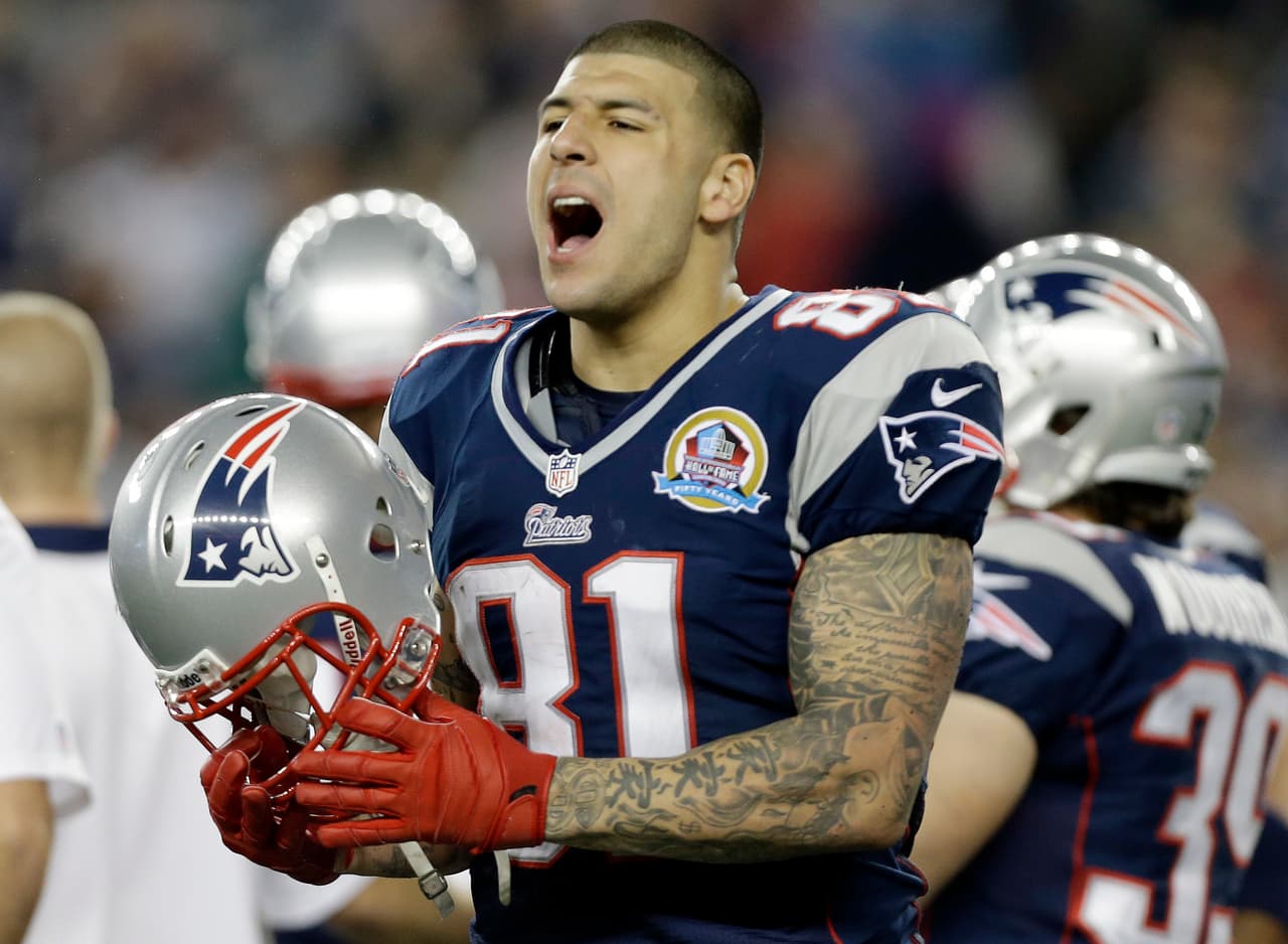 Aunque nunca logró ganar un Super Bowl, sí fue un hombre importante de los 'Pats' junto a Rob Gronkowski, con quien llegó al equipo en el draft de 2010, con buenas estaísdtíicas en recepciones, yardas y touchdowns que le daban una proyección muy grande a su carrera.