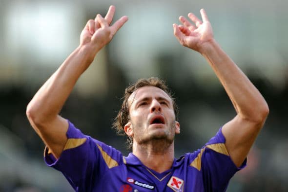 Alberto Gilardino abrió el marcador en favor de la 'Fiore', pero ni eso bastó el resultado final fue 1-1.