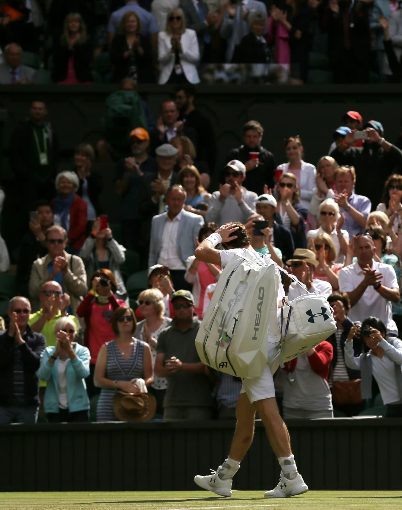 Sin embargo, contó con la fortuna de que Djokovic también salió, ya que un triunfo del serbio le habría quitado el reinado en el ranking ATP.