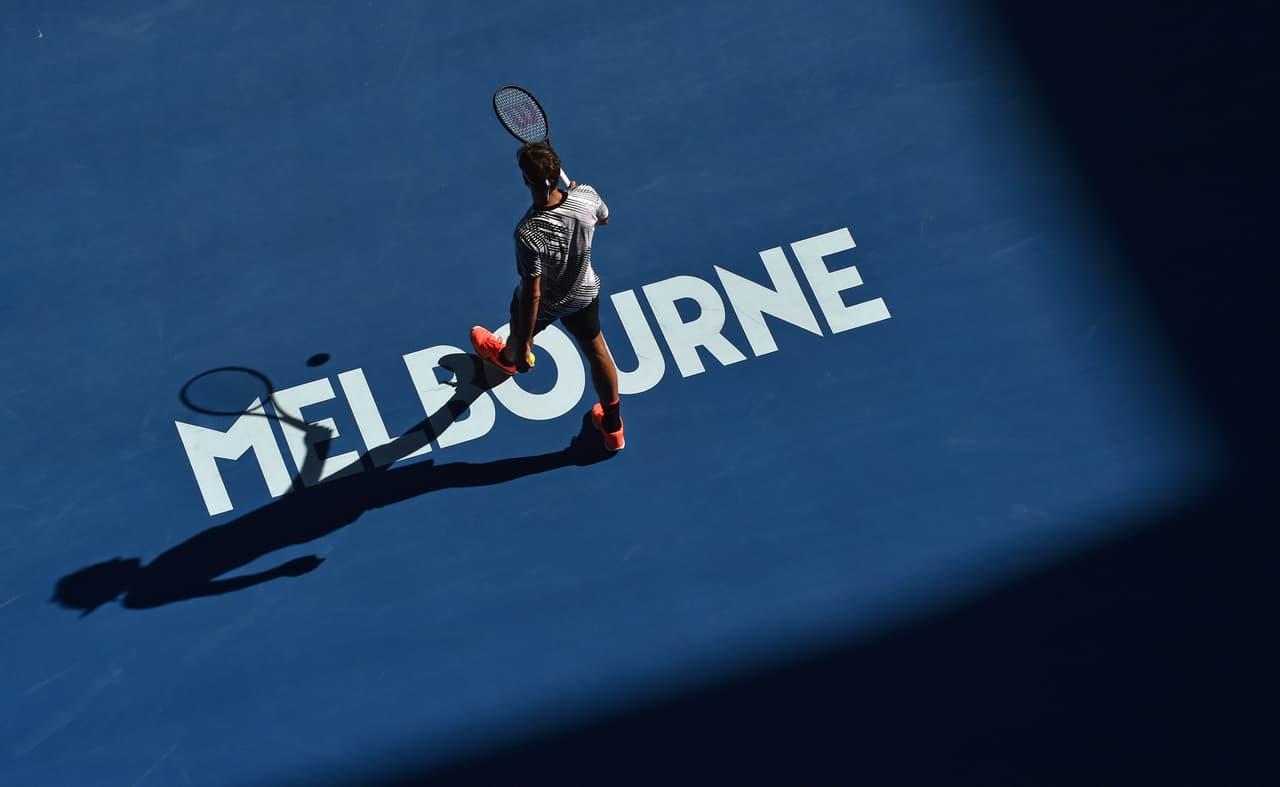 Roger Federer sigue su paso firme en Australia luego de su regreso tras seis meses de inactividad. El suizo mostró que no queda ni sombra de su lesión.