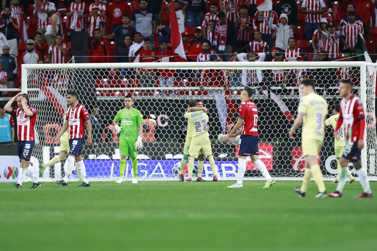 América vapuleó a Chivas en el Clásico de México en Guadalajara en el Clausura 2023 de la Liga MX.