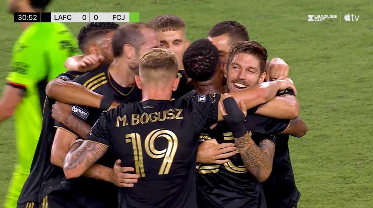 ¡Gol de LAFC! Hollingshead abre el marcador sobre Bravos