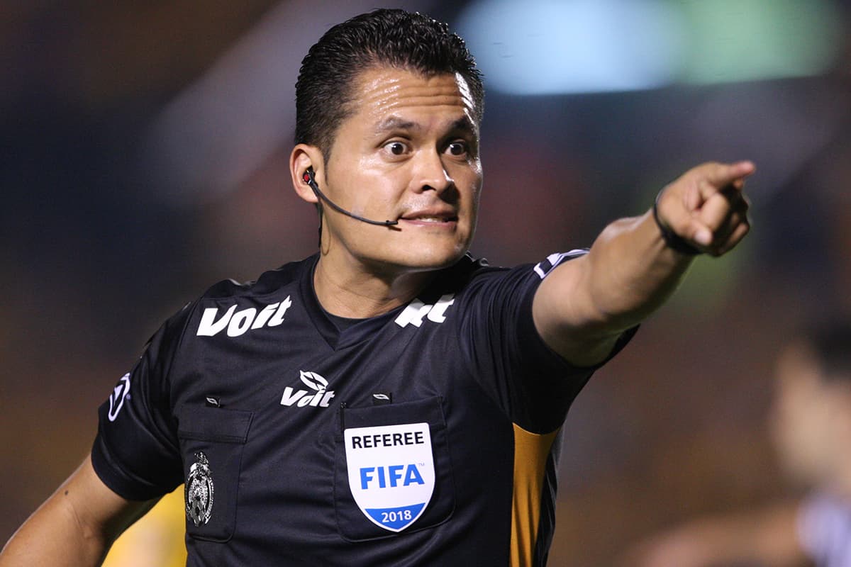 El árbitro Jorge Antonio Pérez no tuvo mayores problemas durante el partido.