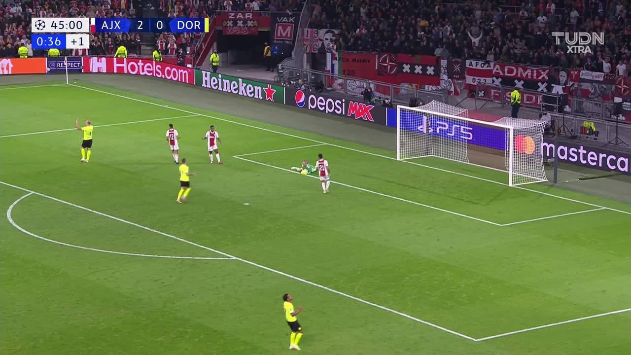 ¡TIRO ATAJADO! disparo por Erling Haaland.