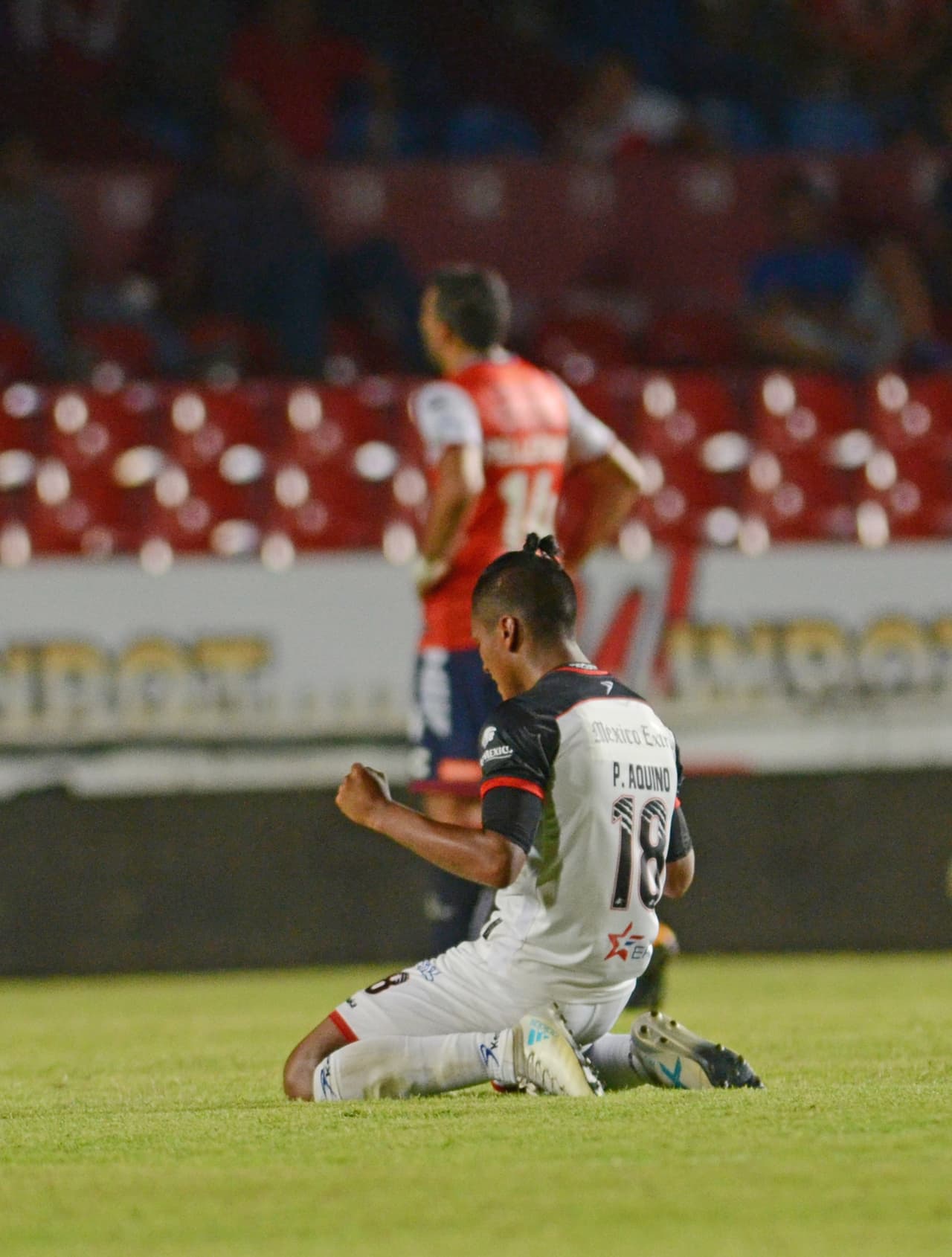 Con el triunfo, Lobos llegó a 11 puntos en en el Apertura 2017 y subió a la casilla 10. Por su parte, los Tiburones se quedaron en 10 unidades y quedaron un puesto por debajo de su rival de turno.