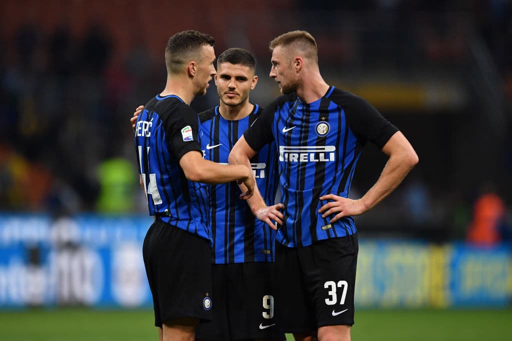 5) 
<b>Internazionale de Milán</b>. Uno de los grandes de Italia sin lugar a dudas. El equipo Nerazzurri, también llamado el bien querido de Italia, suma 1.16 millones de seguidores en Twitter.