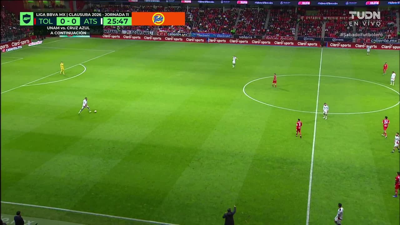 ¡CERCA! Diego González disparó que se estrella en el poste.