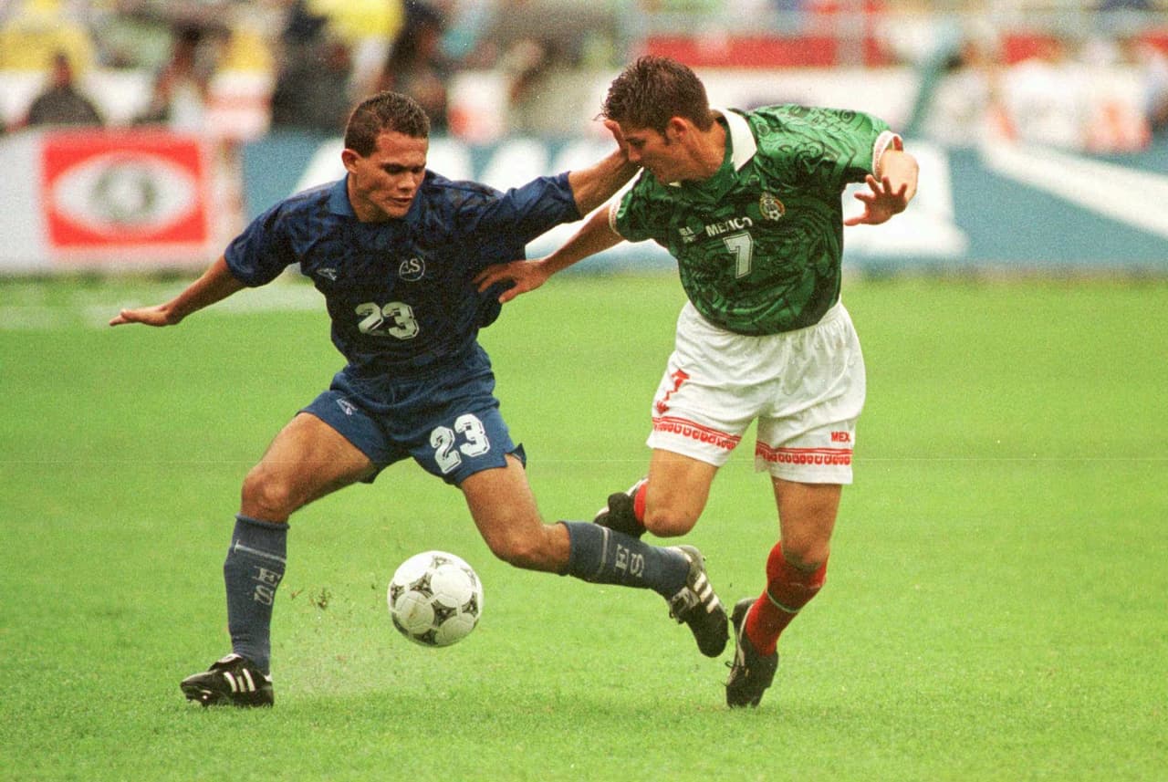 <b>Ramón Ramírez (Defensa)</b>
<br>No era su fortaleza pero cubría distintas funciones, por eso ubica a Ramón aunque sea en la defensa por sector izquierdo.