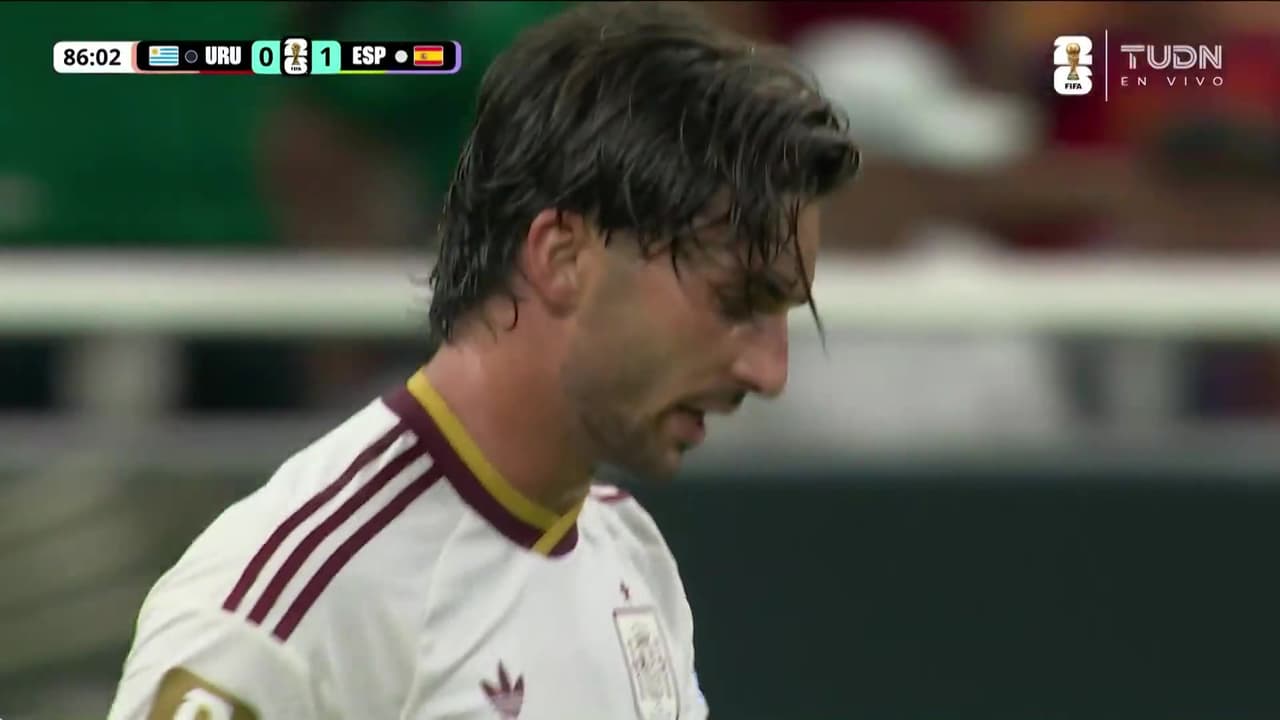 ¡Ferran Torres estrella en el poste lo que iba a ser un golazo para España!