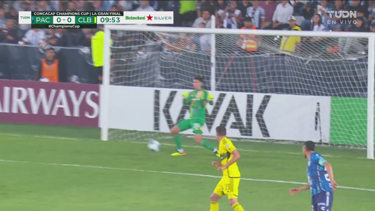 Erick Sánchez sacó un misil que tapa con problemas Schulte