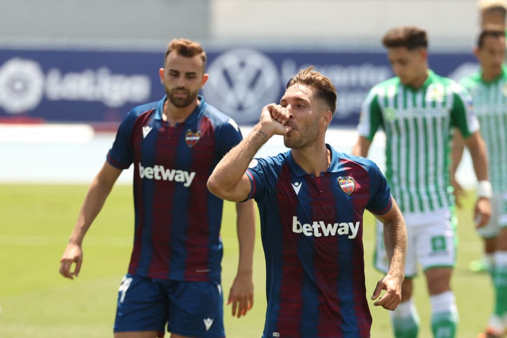 El Levante visitará al Valladolid y el Betis recibirá al Villarreal en la próxima jornada.