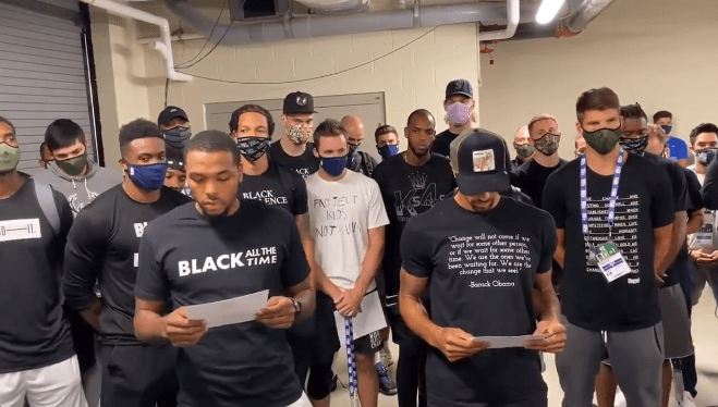 Jugadores de los Bucks: "No podemos enfocarnos en el basquetbol"