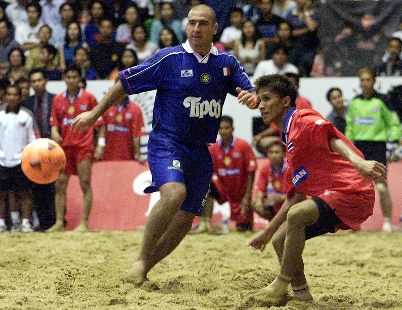 Fue entrenador-jugador de la Selección de Francia y logró lo que nunca pudo como futbolista, jugar un Mundial y ser campeón del mismo. Lo consiguió en el 2005 ante Portugal, tras definir desde los penales.