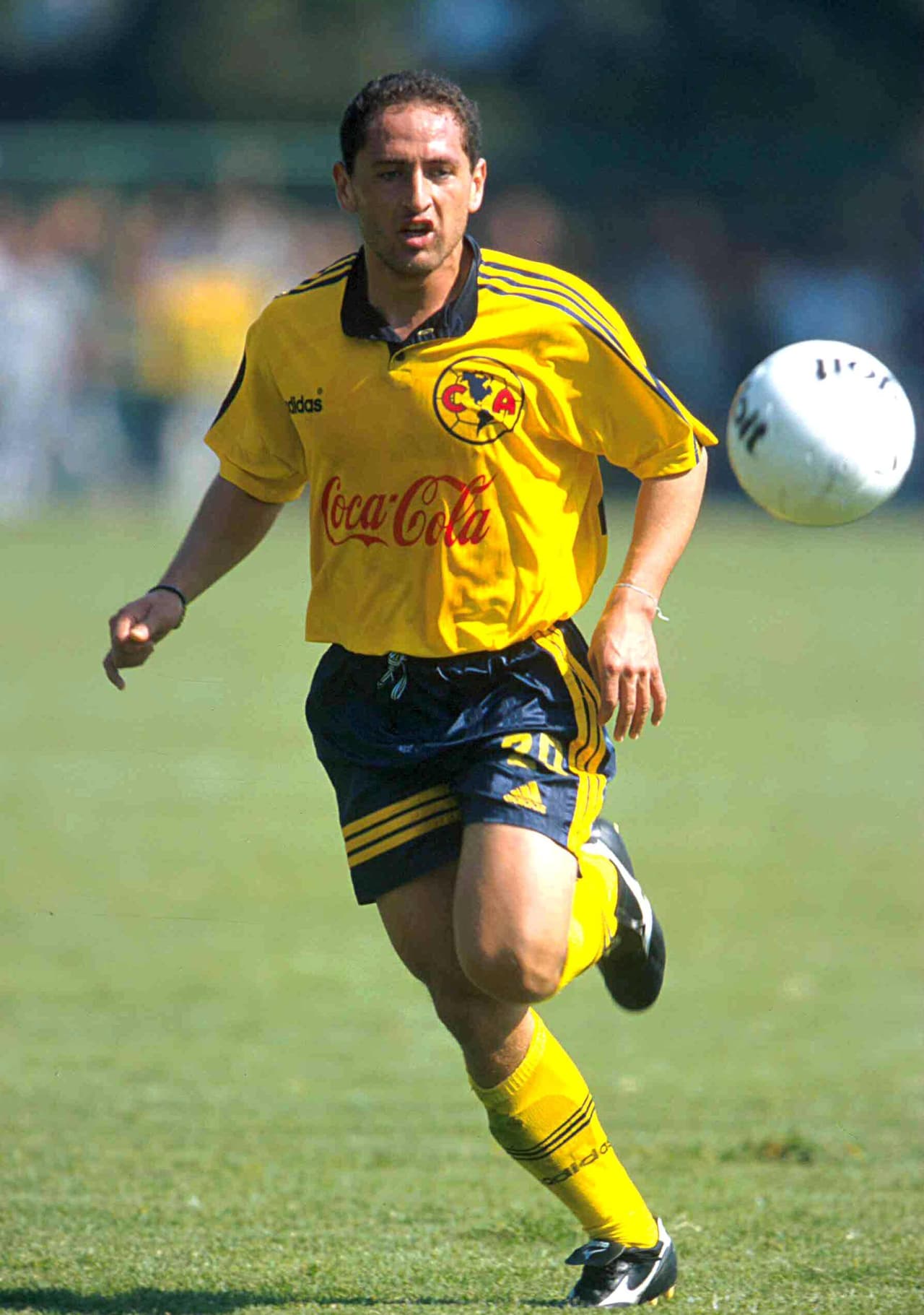 Para 1998 Germán Villa sería contratado por el Espanyol de Barcelona pero solo estuvo una temporada en la que brilló demasiado y volvió al América.