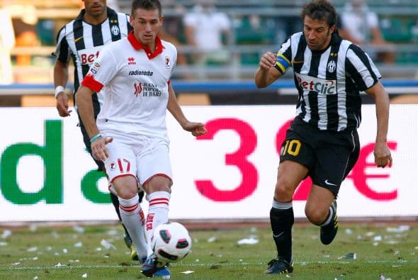 Para el segundo tiempo, los visitantes salieron con todo para al menos igualar.